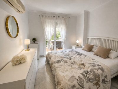 2 Bedroom Middle Floor Apartment in Nueva Andalucía - Image 5