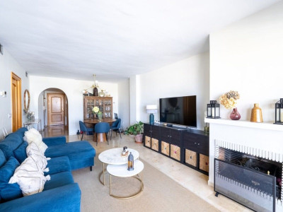 2 Bedroom Top Floor Apartment in Guadalmina Alta - Image 4