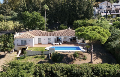 4 Bedroom Detached Villa in El Paraiso - Image 1