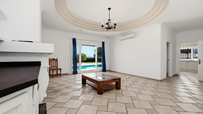 4 Bedroom Detached Villa in Manilva - Image 3