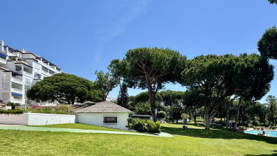 2 Bedroom Middle Floor Apartment in Puerto Banús - Image 2