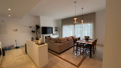 3 Bedroom Middle Floor Apartment in El Paraiso - Image 3