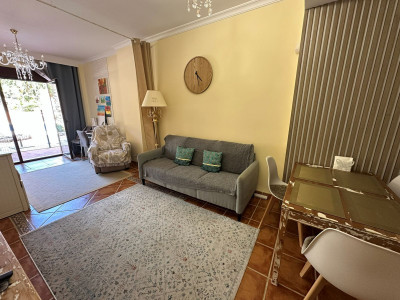 1 Bedroom Middle Floor Apartment in Benahavís - Image 4