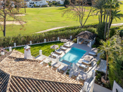 5 Bedroom Detached Villa in Nueva Andalucía - Image 2
