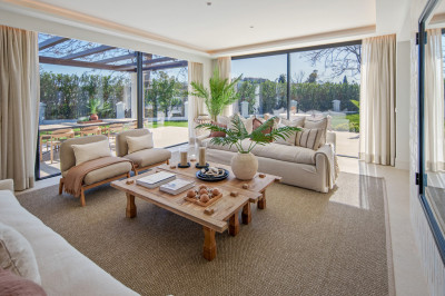5 Bedroom Detached Villa in Nueva Andalucía - Image 4