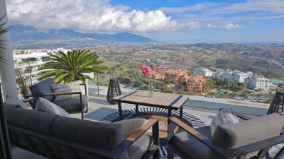 2 Bedroom Middle Floor Apartment in Calanova Golf - Image 2