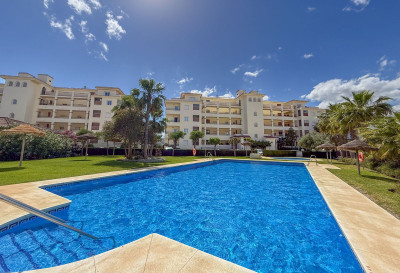2 Bedroom Middle Floor Apartment in La Cala Hills - Image 1