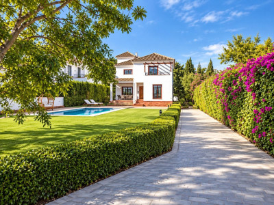 4 Bedroom Detached Villa in Guadalmina Baja - Image 3