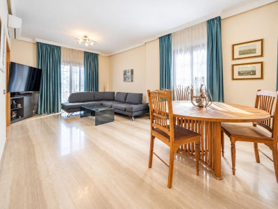 4 Bedroom Detached Villa in Guadalmina Baja - Image 4