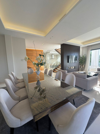 6 Bedroom Detached Villa in Marbella - Image 5
