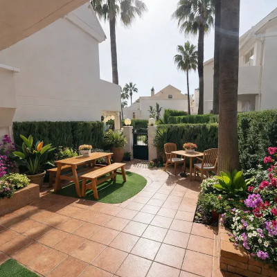 3 Bedroom Townhouse in Marbella - Image 1