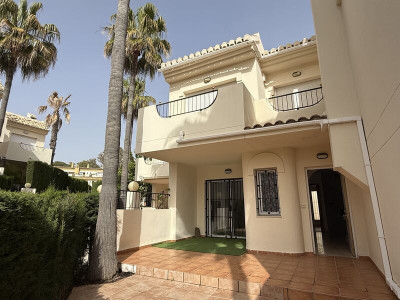3 Bedroom Townhouse in Marbella - Image 4