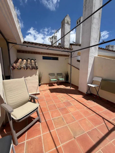 5 Bedroom Semi-Detached House in Sotogrande - Image 2