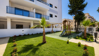 3 Bedroom Middle Floor Apartment in Benalmadena Costa - Image 4