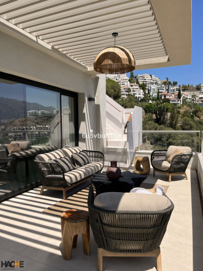 3 Bedroom Penthouse in La Quinta - Image 2