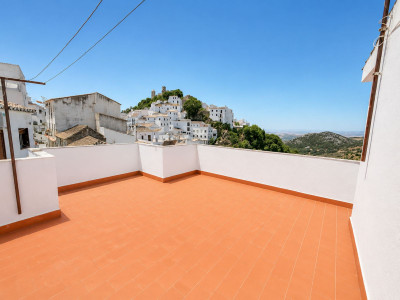3 Bedroom Semi-Detached House in Casares - Image 2