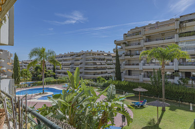 2 Bedroom Middle Floor Apartment in Guadalmina Alta - Image 1