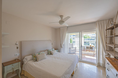 2 Bedroom Middle Floor Apartment in Guadalmina Alta - Image 3