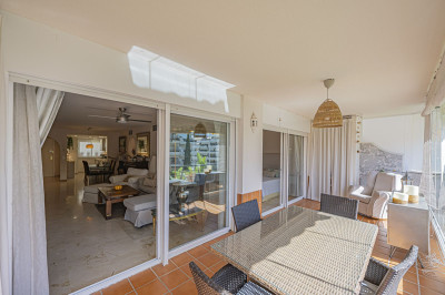 2 Bedroom Middle Floor Apartment in Guadalmina Alta - Image 4