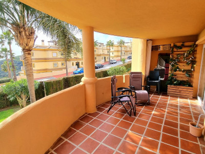 2 Bedroom Middle Floor Apartment in Calahonda - Image 3