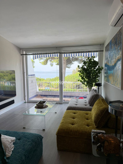 1 Bedroom Middle Floor Apartment in Estepona - Image 1