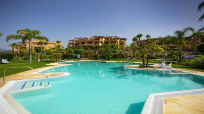 3 Bedroom Ground Floor Apartment in El Paraiso - Image 1