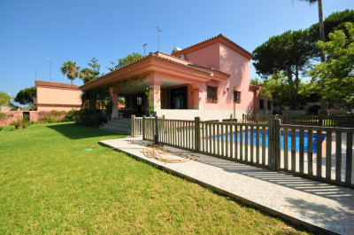4 Bedroom Detached Villa in Casares Playa