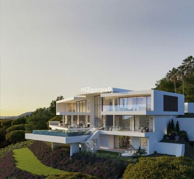 Residential Plot in Benahavís - Image 1