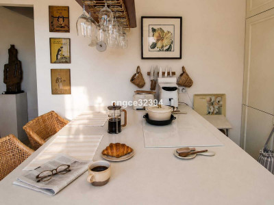 1 Bedroom Top Floor Apartment in The Golden Mile - Image 4
