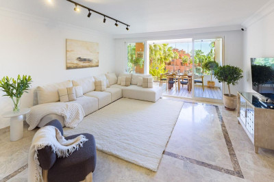 4 Bedroom Ground Floor Apartment in Nueva Andalucía - Image 2