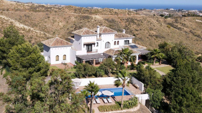 4 Bedroom Detached Villa in Mijas - Image 1