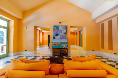 6 Bedroom Detached Villa in Sotogrande Alto - Image 2