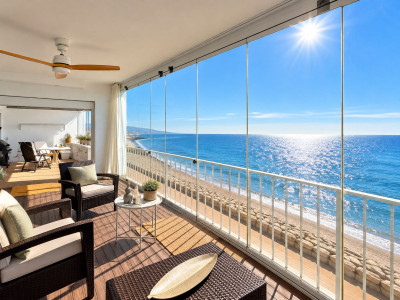 1 Bedroom Penthouse in Estepona - Image 2