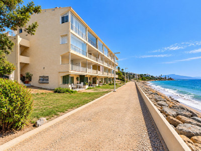 1 Bedroom Penthouse in Estepona - Image 4