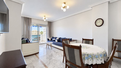 2 Bedroom Middle Floor Apartment in Nueva Andalucía - Image 2