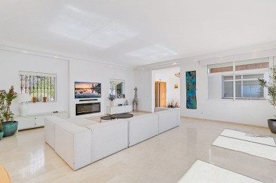 6 Bedroom Detached Villa in Valtocado - Image 4