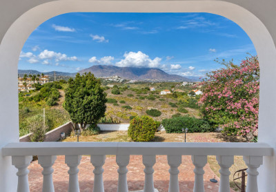 4 Bedroom Detached Villa in Manilva - Image 1