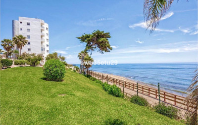 1 Bedroom Middle Floor Apartment in Calahonda - Image 2