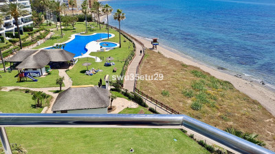 1 Bedroom Middle Floor Apartment in Calahonda - Image 3