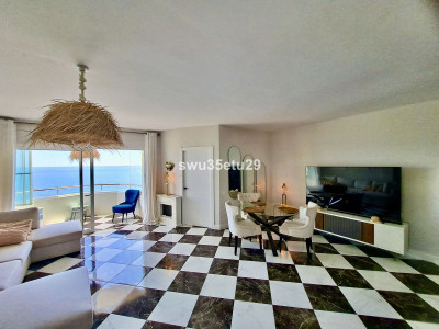 1 Bedroom Middle Floor Apartment in Calahonda - Image 4