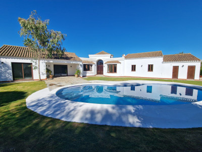 4 Bedroom Detached Villa in Sotogrande Alto - Image 2