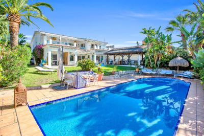 6 Bedroom Detached Villa in Marbesa - Image 1
