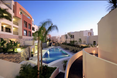 2 Bedroom Middle Floor Apartment in Altos de los Monteros