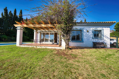 4 Bedroom Detached Villa in La Alcaidesa - Image 3