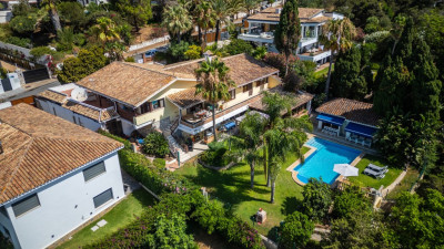 6 Bedroom Detached Villa in Marbesa - Image 2