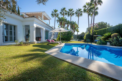 4 Bedroom Detached Villa in Sierra Blanca - Image 1