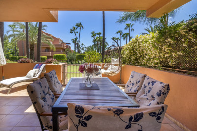 2 Bedroom Ground Floor Apartment in Puerto Banús - Image 4