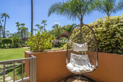 2 Bedroom Ground Floor Apartment in Puerto Banús - Image 5