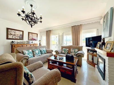3 Bedroom Townhouse in Estepona - Image 3