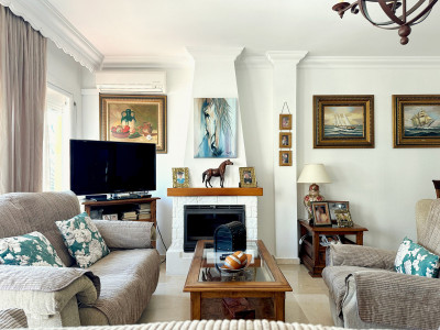 3 Bedroom Townhouse in Estepona - Image 4
